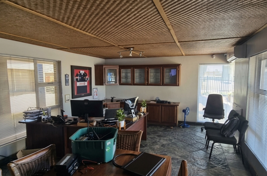 Commercial Property for Sale in Adamayview North West
